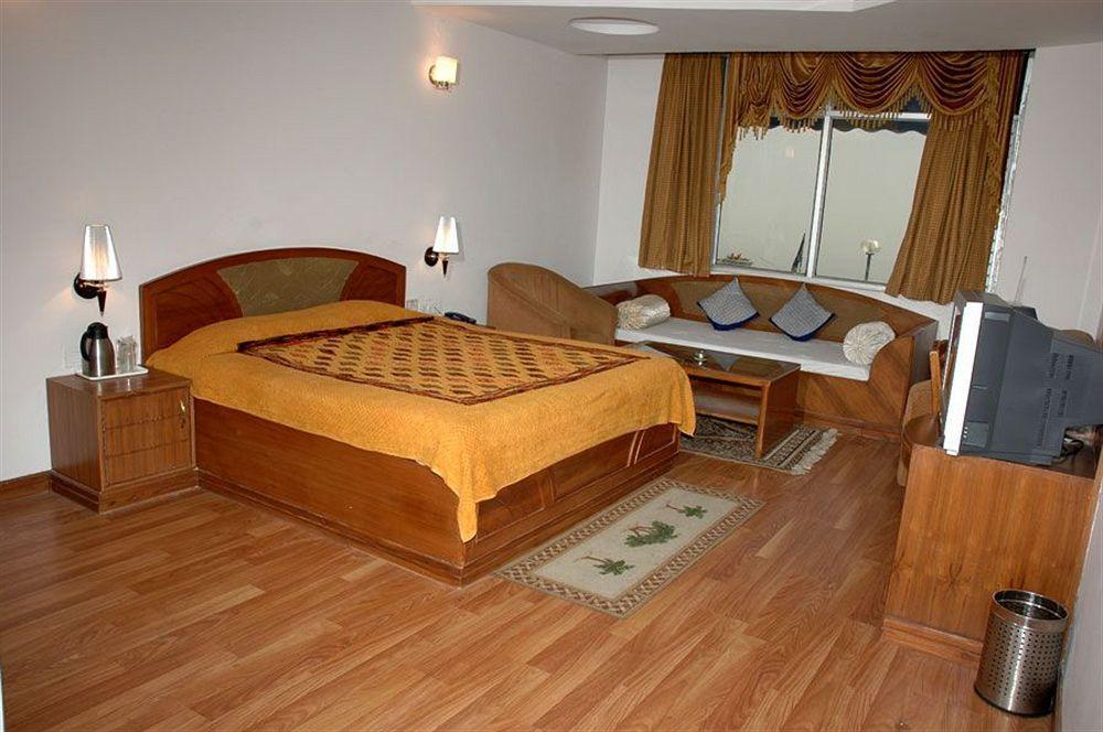 Hotel Silver Rock Mussoorie Ngoại thất bức ảnh