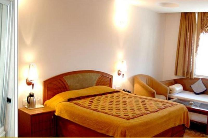 Hotel Silver Rock Mussoorie Ngoại thất bức ảnh