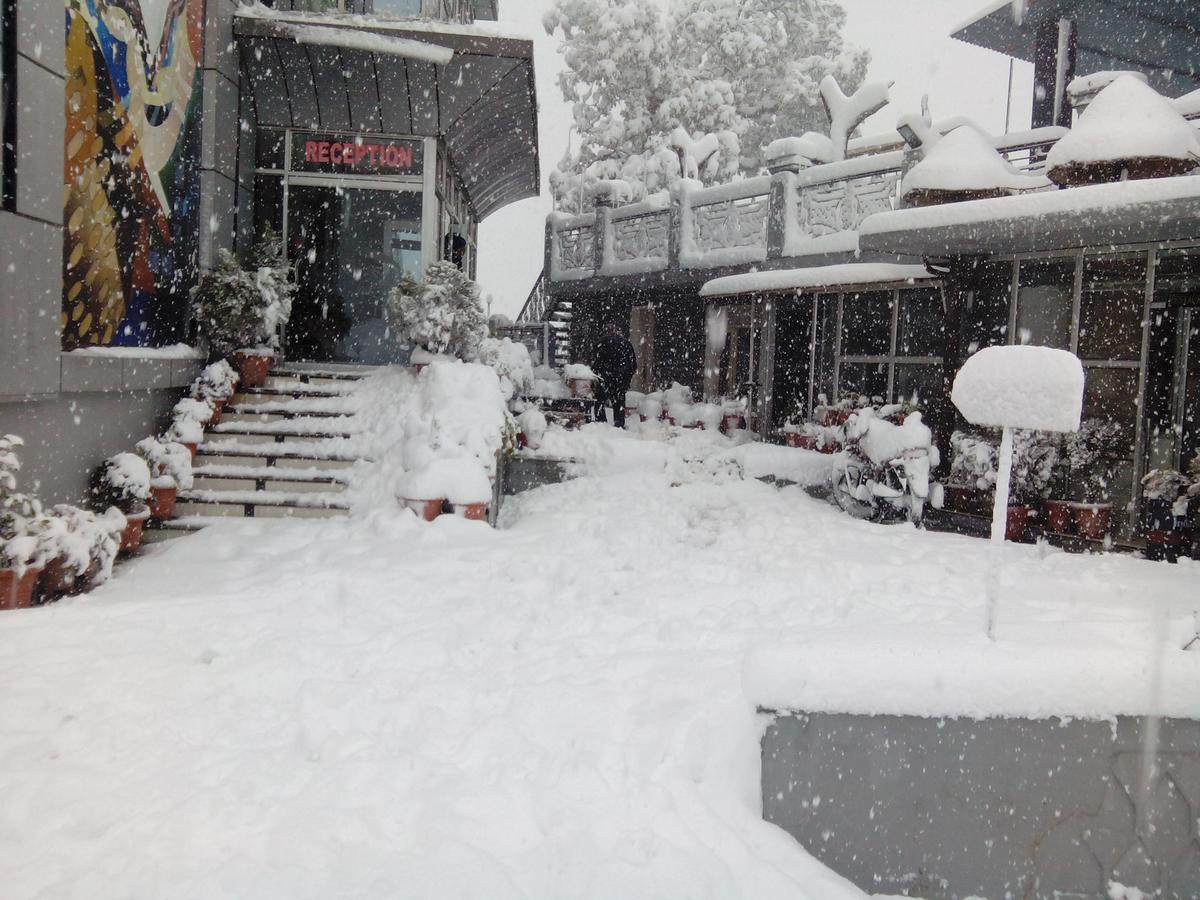 Hotel Silver Rock Mussoorie Ngoại thất bức ảnh