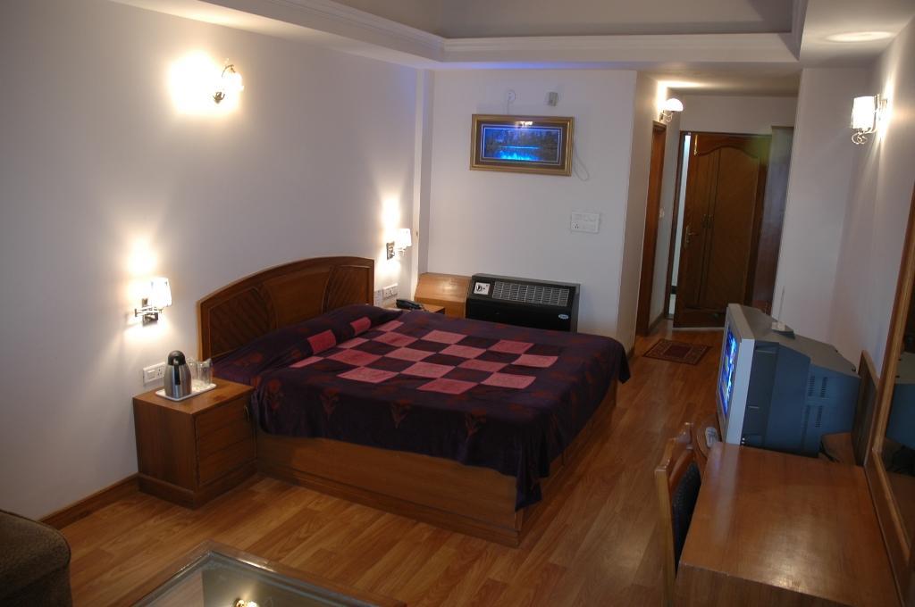 Hotel Silver Rock Mussoorie Ngoại thất bức ảnh